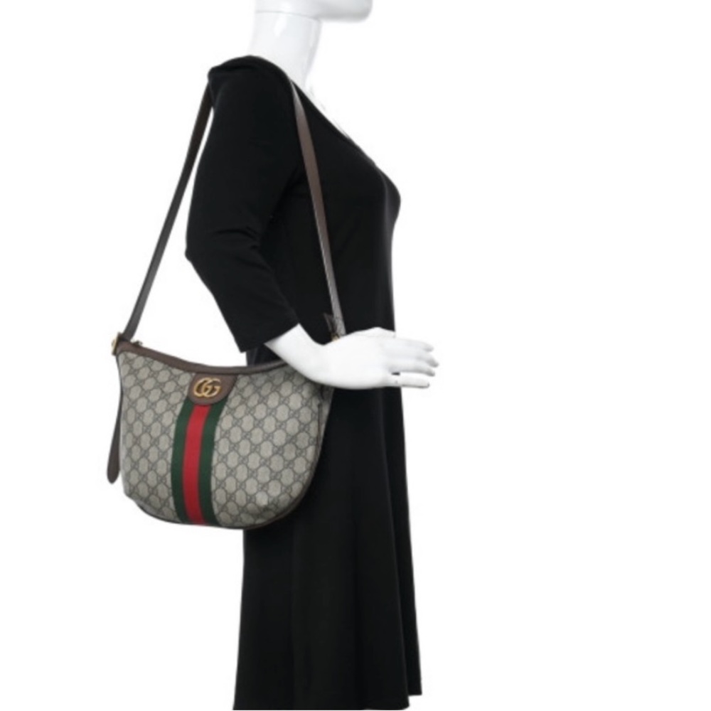 Gucci bag. Half moon. Crossbody handbag
